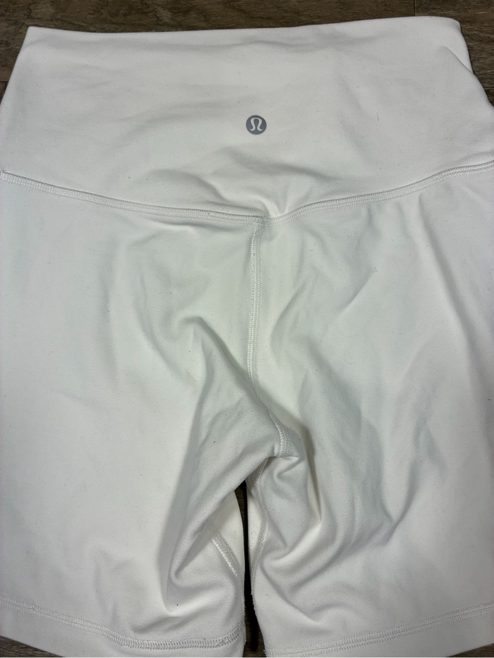 Lululemon Aligh 6” high rise shorts - Picture 7 of 9